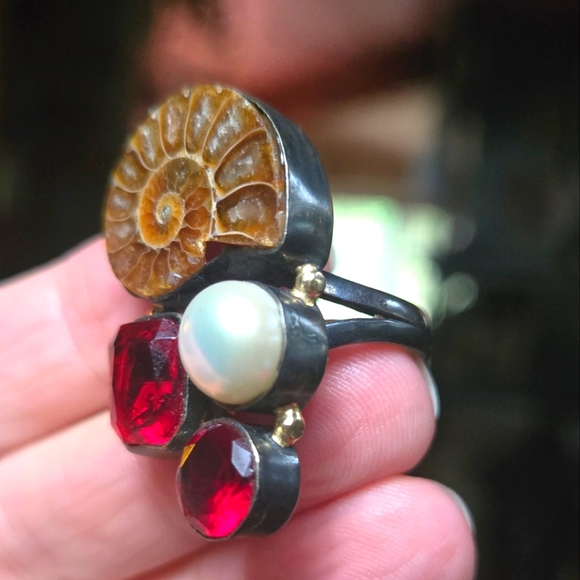 Ammonite garnet & pearl gemstone sterling rhodium & gold Ring sz7.5 - Picture 3 of 9